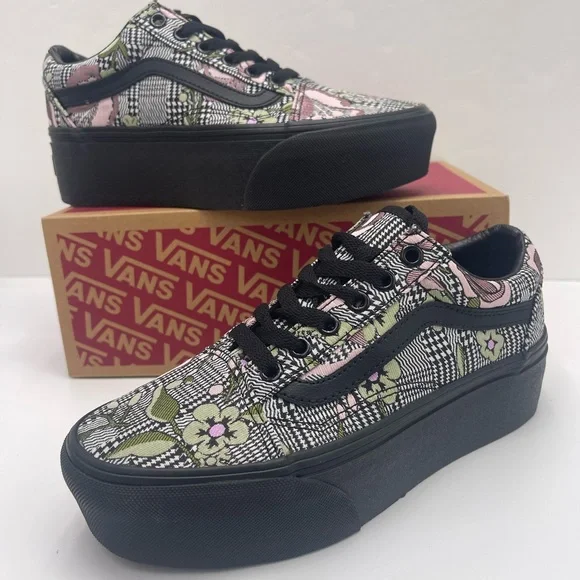 Vans WMNS Old Skool Stackform Platform Sneakers
Tapestry Floral Blck
VN0009PZBM8 - Picture 12 of 16